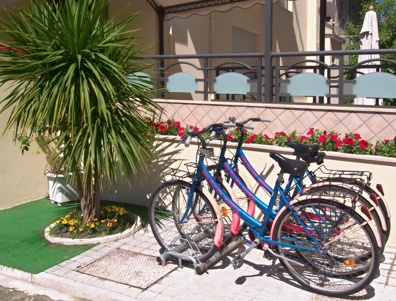 Hotel Villa Lieta Rímini Exterior foto